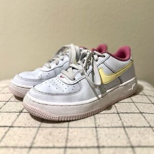 Nike Air Force 1 Football Grey, Citron Tint & Cosmic Fuchsia Kids Size 3.5Y